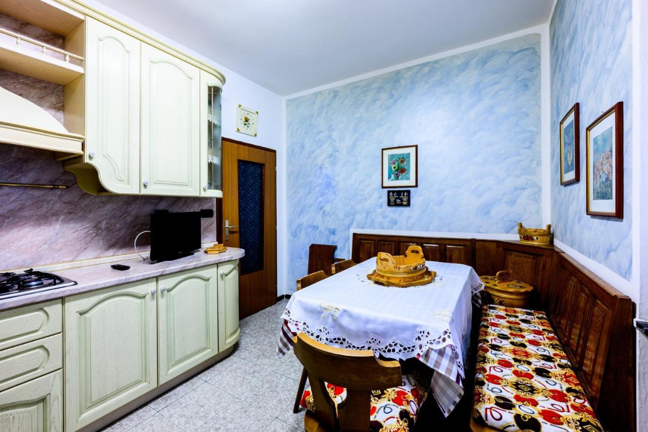 Retro Apartment In The Mountains Mezzolombardo Eksteriør bilde